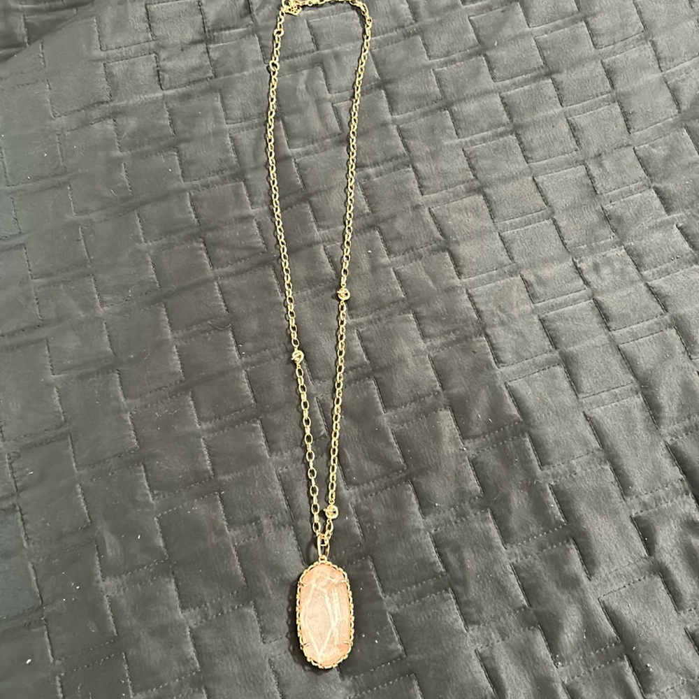 Kendra Scott necklace